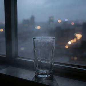 杯沿与雾的刻度