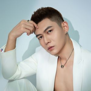 冬雪飘落它轻轻对我说