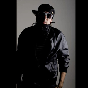 Glamour & Llama (feat. Stay Puft)