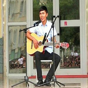 abbas - 喀什卫校毕业歌，阿巴斯奏唱