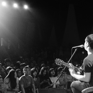 不配拥有你的岁月