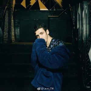 粉红色咖啡