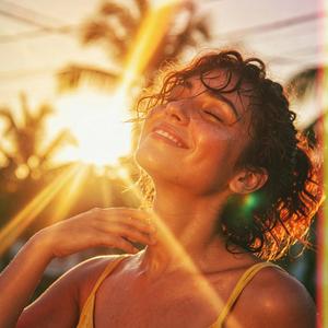 FEEL THE SUN