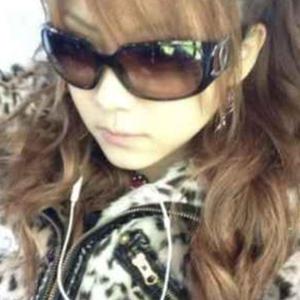 i kno wat dem sluttz do (feat. xoly & s2k)