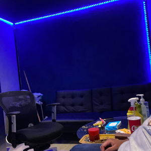 Quiet room (feat. Chris Insane, BlueSlimeBaby & Xthedon)