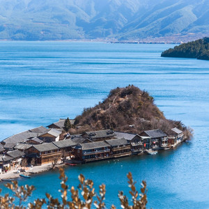 生锈的屋檐在轻轻唱歌 (钢片琴)