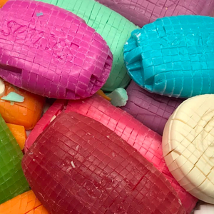 Режу бирюзовое мыло : Turquoise soap cutting