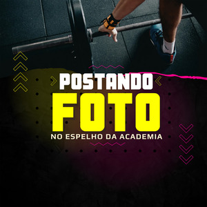 Postando foto no espelho da academia