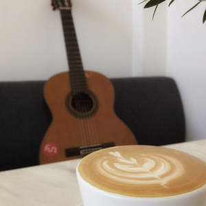 我只记得你的衣服是白色的