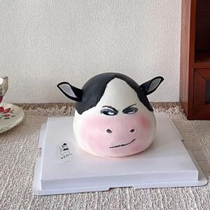 蛋糕店里卖蛋糕