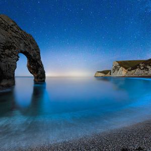 钢琴音符与白噪音的舒缓入眠之约