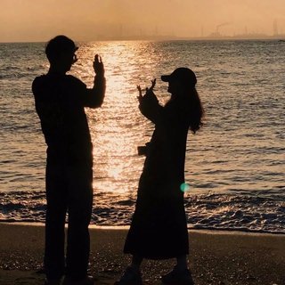 “我们逃走吧 日暮 银河 别在梦里”