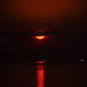 月光坍缩成沙
