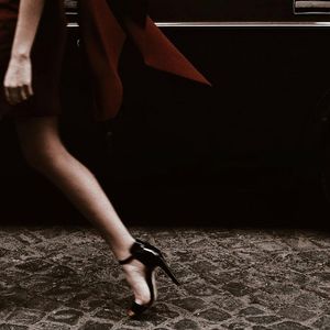 世人万千 你再难遇我