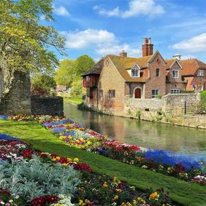 闪烁霓虹 照亮夜晚