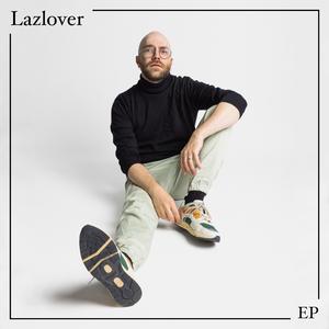 Läpi aamuöisen niityn