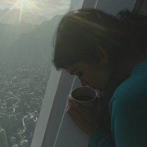 Безтурботність біля вікна