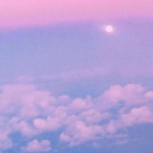 村口坝坝路旁边旧巷尾臭水沟茅屋房夜壶里封存没拆开的信笺