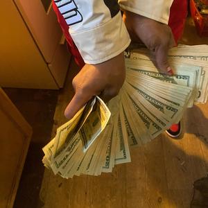 Capitol P (feat. Amp.doe)