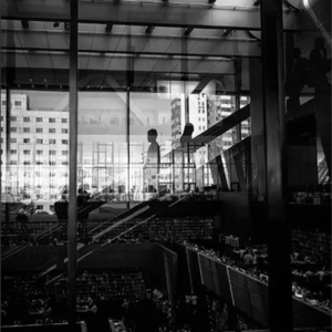 含泪微笑2020 伴奏