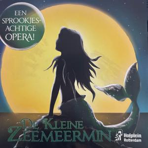 Schuimend door het koude vocht