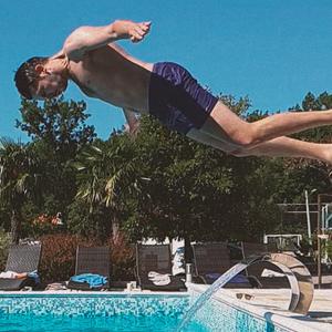 Gorimo Na Moru (feat. Dzoni Paranoja & Bruns Lay)