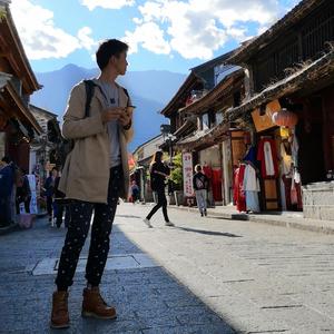 他和他的二十多岁demo