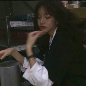 微微（翻自 虫纸小姐）