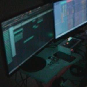 Estoy en la mia (feat. Riku)