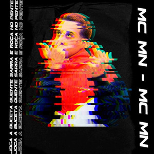 Joga a Buceta Quente Sarra e Roça no Pente