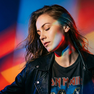 QARA Bu Kızın Herşeyi Olay