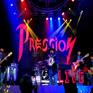 Un Puno de Tierra (Live)