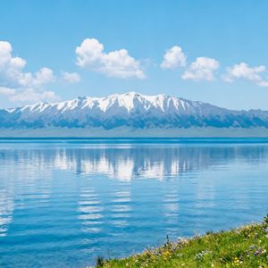 赛里木湖的夏天 伴奏