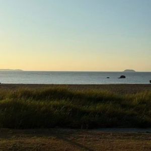 天空之外(季风吹向大海)