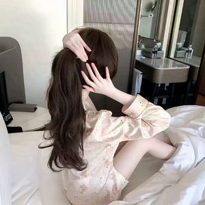 歌名是：从牵手到松手的几步