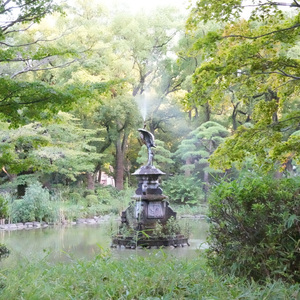 この狭い鳥籠の中で