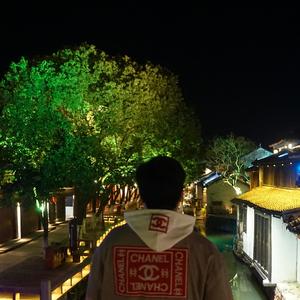 出卖（翻自 简亦弘）