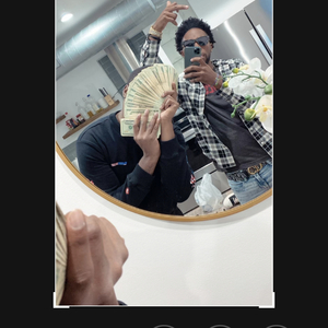 WHITE WINE AND CRAB CAKES (feat. SAINT LAROD)