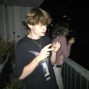 Aura (feat. 300Percs)