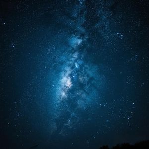 夜风轻抚心弦