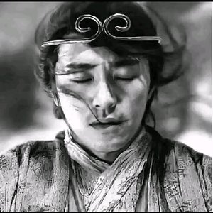 生活击倒我，但睡在了你的怀里