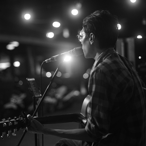 Resah (Mencintai Tanpa Memiliki)