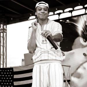 Stayin Alive (feat. DJ JayHood & DJ Fresh)