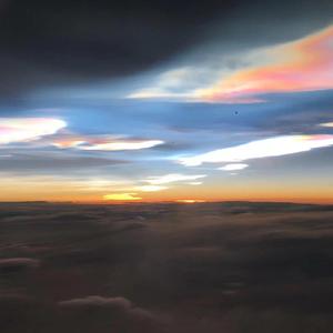 《星 際 飛 車》