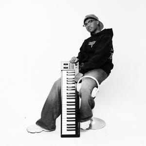 SUNNYSIDE (feat. Mampho & Dots Mabucadi)