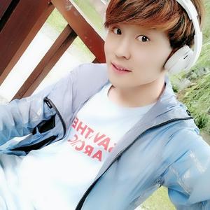 凌晨两点半（翻自 潘广益）