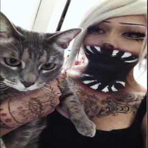 crossbones (feat. scuff)