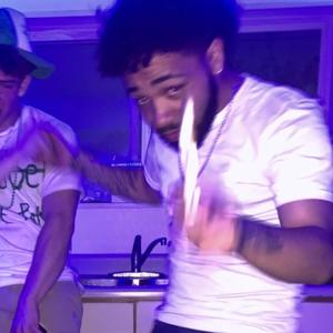 Big Boss (feat. Lil While)