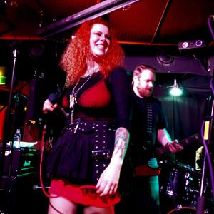 Pää Määrää (Live)