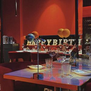 喝了一口星光酒